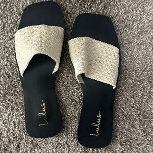 BRAND NEW NEVER WORN Lulu's Black and Tan Slide Sandals